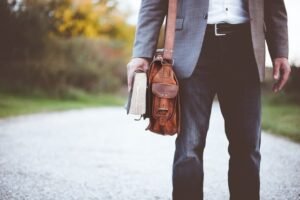 Employees-leave-the-job