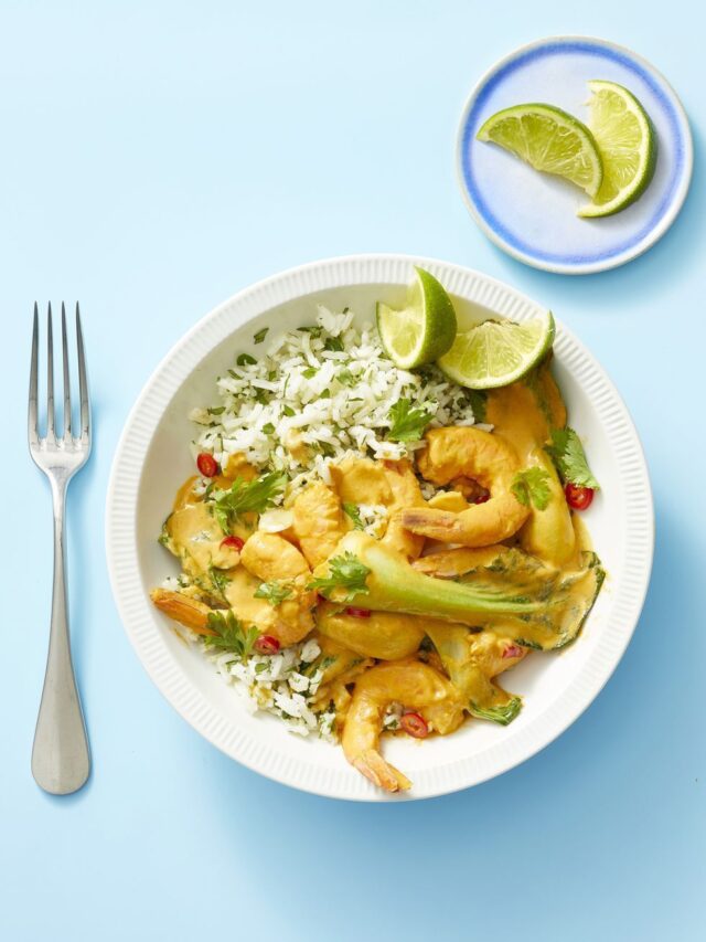 red-curry-shrimp-cilantro-rice-ghk-1538685691